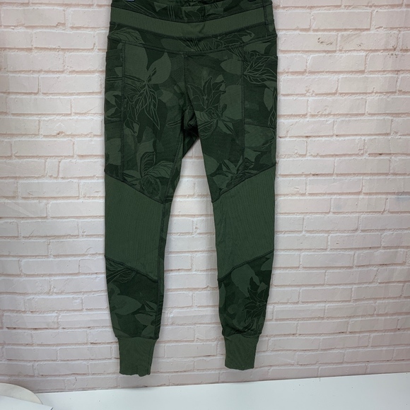 Athleta Pants - Athleta Olive Green Floral Print Leggings Small